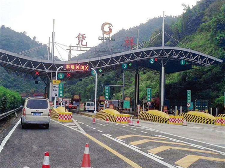 普兰店收费站网架